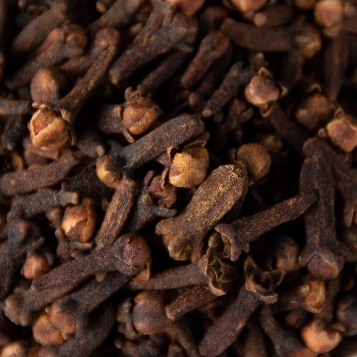 Whole cloves  